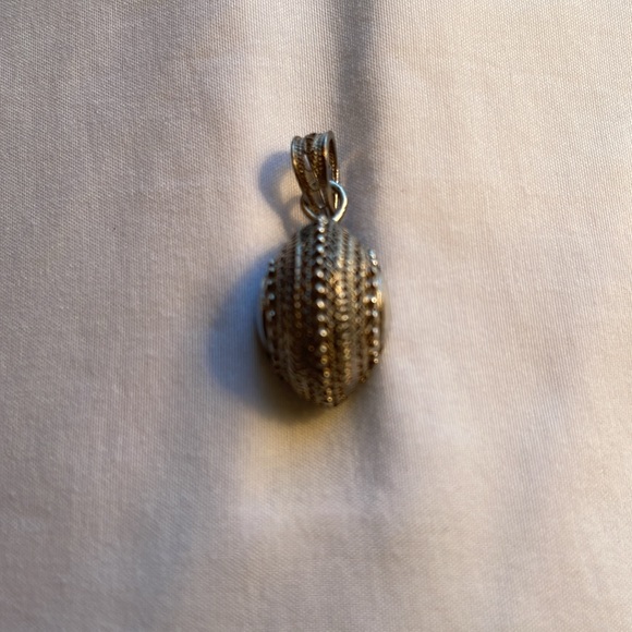 Vintage 1930 Bali Pebbled Shell Silver Drop Pendant - Picture 4 of 5